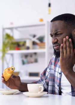 Man with tooth pain